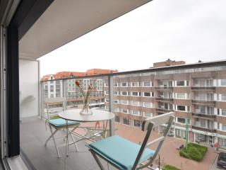 Stylish apartment with sunny terrace, cleaning included - Oostduinkerke - 6