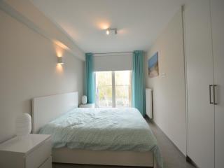 Stylish apartment with sunny terrace, cleaning included - Oostduinkerke - 2