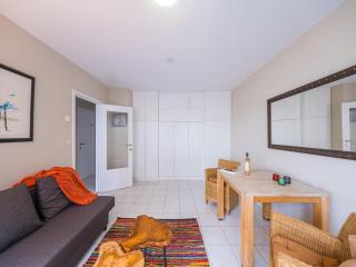 Studio Retreat with Sunny Terrace, cleaning included - 3