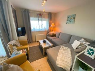 Charming Waterside Getaway, cleaning included - 8