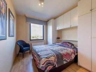 Apartment near Koksijde by the Sea, cleaning included - Sint-Idesbald - 6