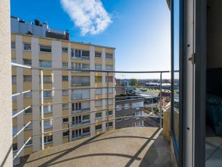 Flat near Zeedijk with side sea views, cleaning included - 0