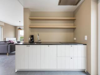 Villa by the Sea in Belgium with Sunny Terrace, cleaning included - Koksijde - 7