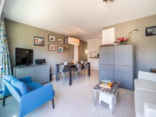 Duplex near Zeedijk & Center with Sunny Balcony, cleaning included - Koksijde - 1
