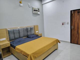 Hotel Paramount Inn - Ayodhya - 5