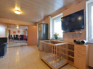 Apartment in Grüfflingen with Sauna & Lake Nearby, cleaning included - Burg-Reuland - 8