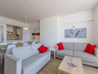 Sunny Seaside Apartment, cleaning included - 5