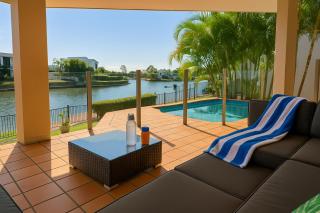 Waterfront Retreat - Pool, Pontoon, Sleeps 8 - Gold Coast - 4