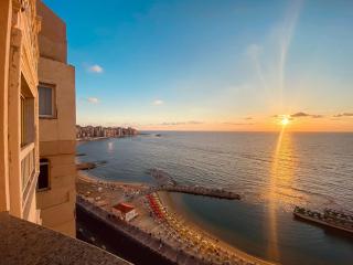 Luxury Beachfront Dream Apartment - Alexandria - 9