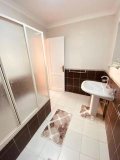Luxury Beachfront Dream Apartment - Alexandria - 3