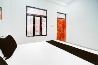 SPOT ON Hotel Vardaan - Naini - 4