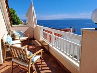 Sea-view apartments, 2 bedrooms, 2 baths, 50 meters from beach! - Trogir - 9