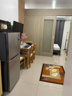 Walking Distance to Mall of Asia - Spacious Condo with Hot Shower and Balcony - 3
