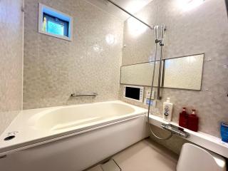 Spacious 3-story house with 4 bedrooms! - Osaca - 5