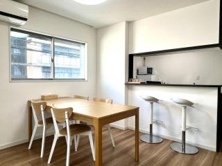 Spacious 3-story house with 4 bedrooms! - Osaca - 8