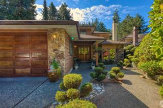 Luxury 3BR Home, 2 King Beds, Near cafes and groceries - North Vancouver - 9