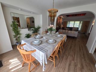 Luxury 3BR Home, 2 King Beds, Near cafes and groceries - North Vancouver - 6
