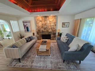 Luxury 3BR Home, 2 King Beds, Near cafes and groceries - North Vancouver - 5