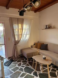 red guesthouse - Flampouria - 7
