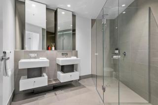 Marvel Stadium Views - Modern and Bright Apt with Pool - Melbourne - 3