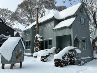 Glacier Chalet - 9