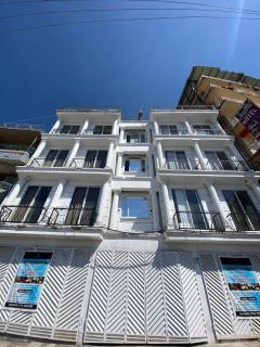 1 BR Baithak Stays Luxury Apt Beside Falettis - Murree - 3