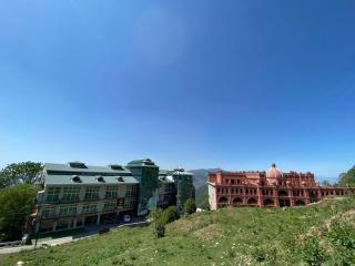 1 BR Baithak Stays Luxury Apt Beside Falettis - Murree - 5