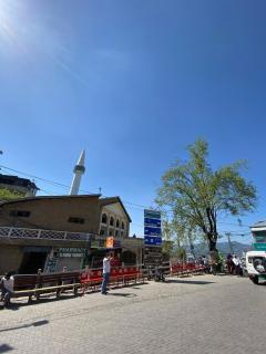 1 BR Baithak Stays Luxury Apt Beside Falettis - Murree - 9