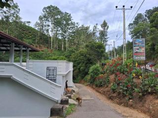 Hotel White Heaven - 1