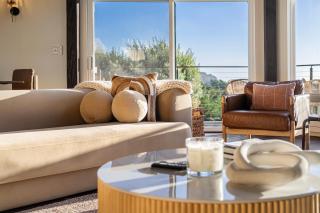 Newly updated w Stunning ocean view in Moss beach Near San Francisco Bay Area - 1