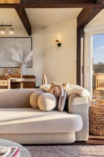 Newly updated w Stunning ocean view in Moss beach Near San Francisco Bay Area - 9