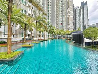 1 Medini Residence Near Legoland - - 8