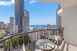Beach Views at Mantra Level 12 Coastal Escape - Gold Coast - 4