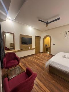 Nakshville homestay - Bhīm Tāl - 4