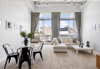 Stunning 2-Bed, 2-Bath Apartment, City and Stadium - Wellington - 0
