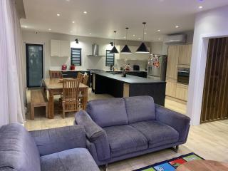Fully Furnished and Modern House in Mauritius - Quatre Bornes - 0