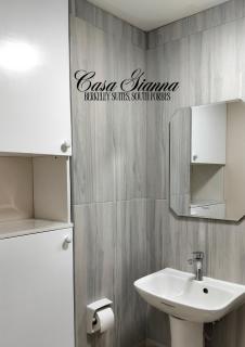 Casa Gianna at Berkeley Suites, South Forbes - Silang - 3
