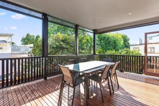 Gargoyle House - Spacious West End Home with Yard - 0