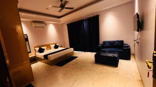 Hotel white House sector 122 - Noida - 8