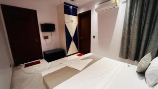 Hotel white House sector 122 - Noida - 1