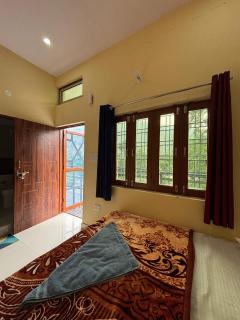 Hotel Devyatra - 0