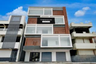 Townhouse Vanasthali Puram Formerly Capitol Stay Inn - Surūrnagar - 0