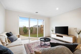 Stylish & Simple 3BR Mount Duneed Home - Mount Duneed - 8