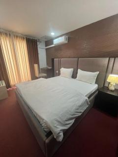 New York Guest House and Restaurant PVT LTD - Colombo - 3