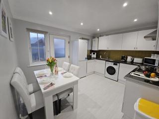Fully accessible bungalow by the Beach - Port Talbot - 6