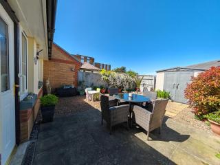 Fully accessible bungalow by the Beach - Port Talbot - 3
