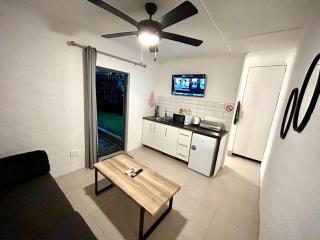 Flat 2 on 8 Lindsay - Ballito - 0