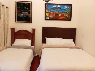 Casa de la Cúpula - Free Parking - Sleeps Eight - 5