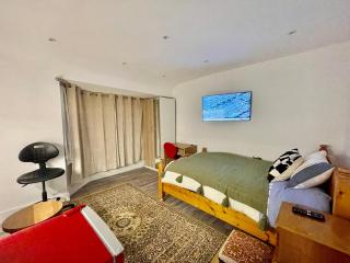 Luxury Villa, 6 En-suite Bedrooms - For Guest non-House Rules Breakers ONLY - West London - Wembley Stadium 5KM - Harrow on the Hill - 4