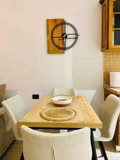 Boulevard Apartment Cozy Retreat with Easy Self-Check-Secure Lockbox Access - Valona - 6